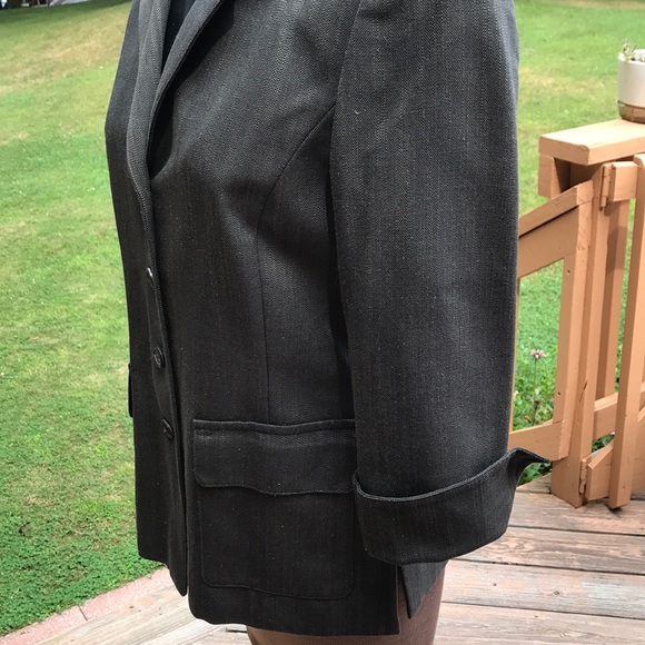 NWT Linda Allard Ellen Tracy suit. Sizes 6 & 8